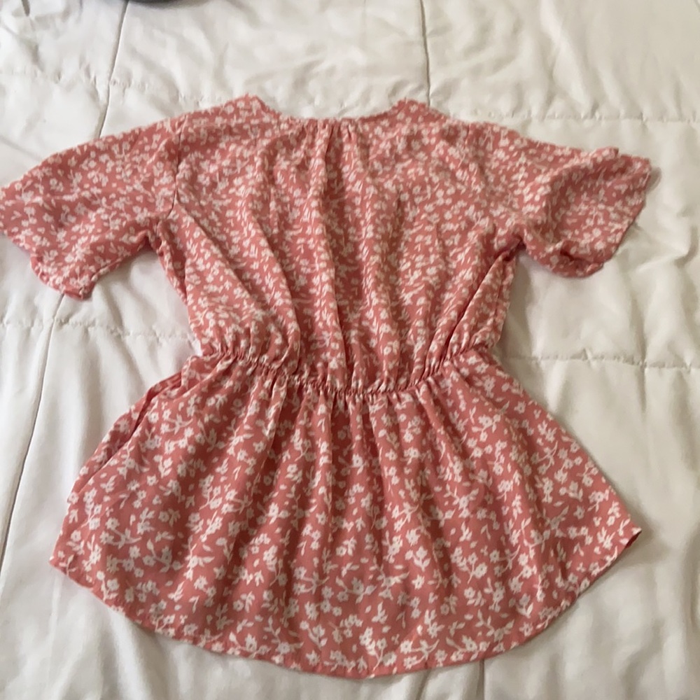 Cute top - Picture 2 of 2